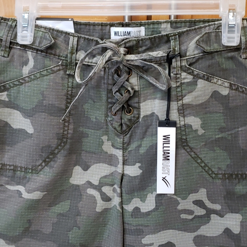 William Rast sz 26/4 Green Camo Cargo Shorts NWT